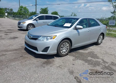 2014 Toyota Camry Le z USA, uszkodzony, nr VIN 4T1BF1FK7EU418184